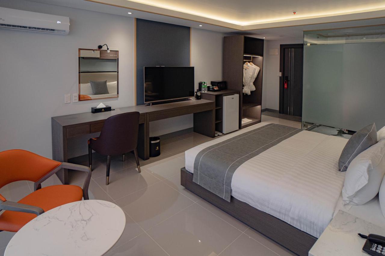 Subic Riviera Hotel And Residences Olongapo Bagian luar foto
