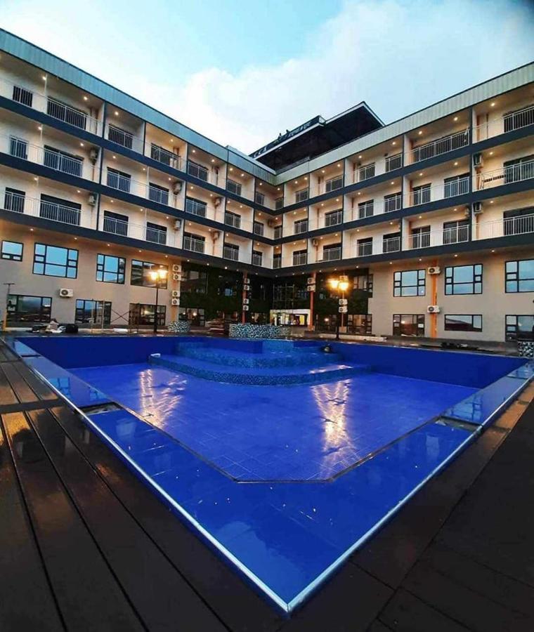 Subic Riviera Hotel And Residences Olongapo Bagian luar foto